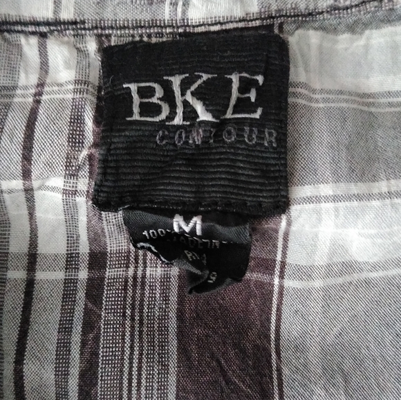 BKE Sleeveless Plaid Button Down - Picture 3 of 6